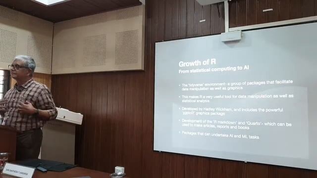 Workshop on R | Day 1 | Session-1 | Dr V Ramankutty смотреть онлайн