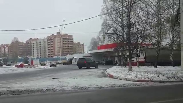 Кострома. Умники объезжают пробку по встречке через азс! смотреть онлайн