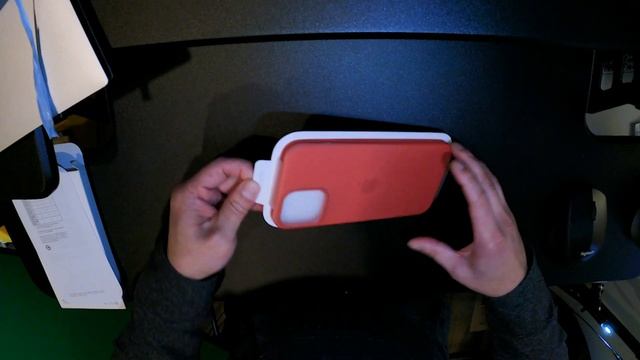 Apple Red Case смотреть онлайн