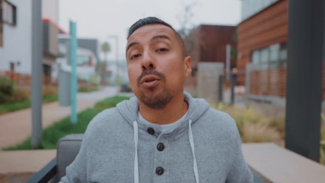 5 BEST GPS Trackers for your CAR смотреть онлайн