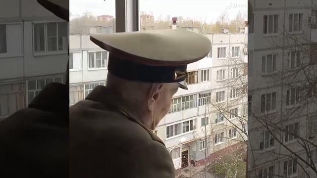 Old soviet veteran enjoys orchestra from his window because the elevator is broken смотреть онлайн