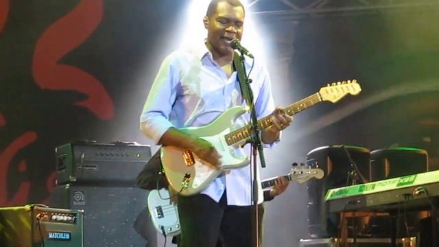 Robert Cray Right Next Door (Because Of Me) - live 2013 Jazz à Vienne смотреть онлайн