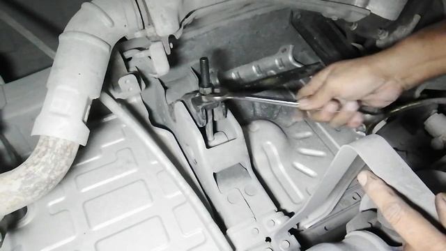 how to udjust torsion bar..... #nissan NV350 смотреть онлайн