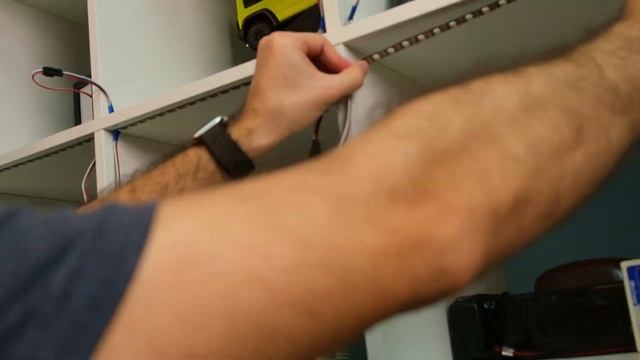 Kitaplık Rengarenk Oldu! (Adreslenebilir Led Sürücü Yaptık) w/PCBWay смотреть онлайн