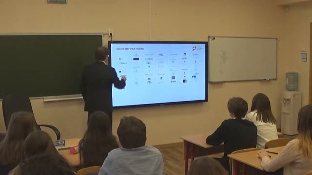 Лингвистический центр Школы: лекция профессора из Швейцарии (30 ноября 2017) смотреть онлайн