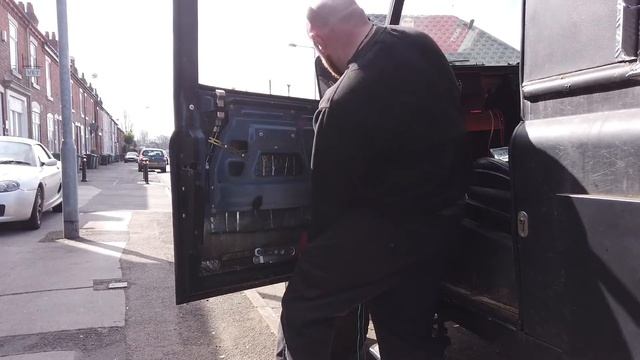 Fitting Electric Windows to my OM606 Powered overland Defender Campervan смотреть онлайн