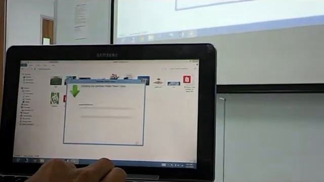Demo EasyMP Network Projection смотреть онлайн