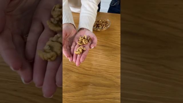 Грецкий орех очищенный 250гр. Деликатеска.ру смотреть онлайн