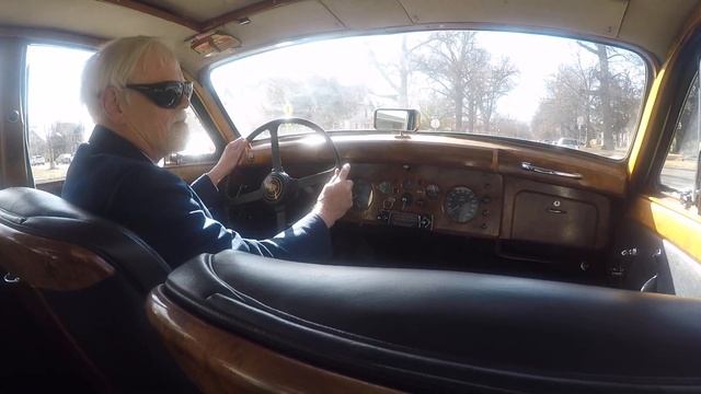 1959 Jaguar MK IX (around the block Continued) (video 3) смотреть онлайн