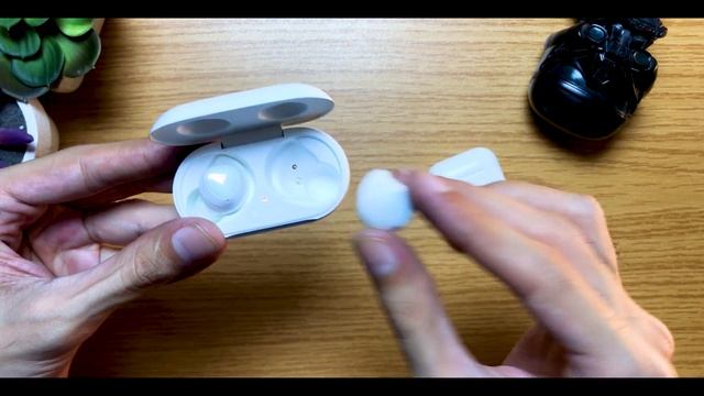 Sasmsung Galaxy Buds Plus VS Apple Airpods 1/2 смотреть онлайн