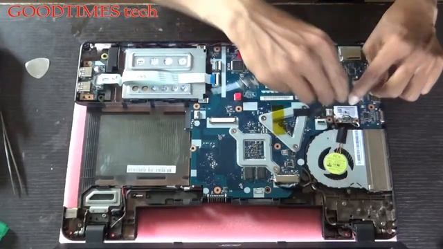 Acer Aspire E 15 E5-571G-333E, Replacing WiFi Card.
