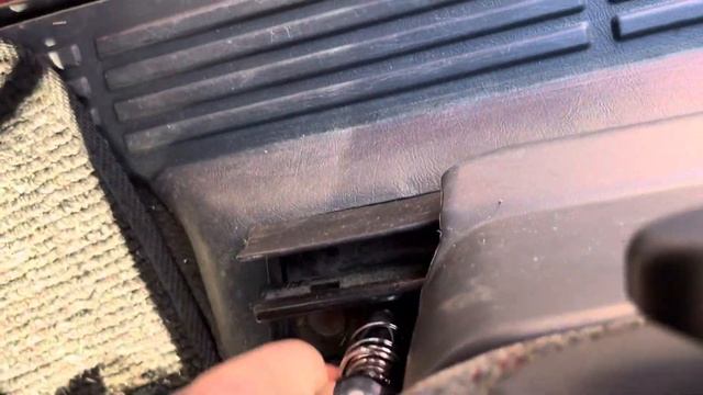 1999-2006 Silverado Seat Removal смотреть онлайн