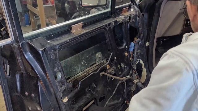 1980 1989 Lincoln Town Car Mark VI Left Front Window Regulator Repair Dragging Slow & Grease Points смотреть онлайн