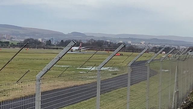 Loganair Saab 340B Take Off at Glasgow Airport смотреть онлайн