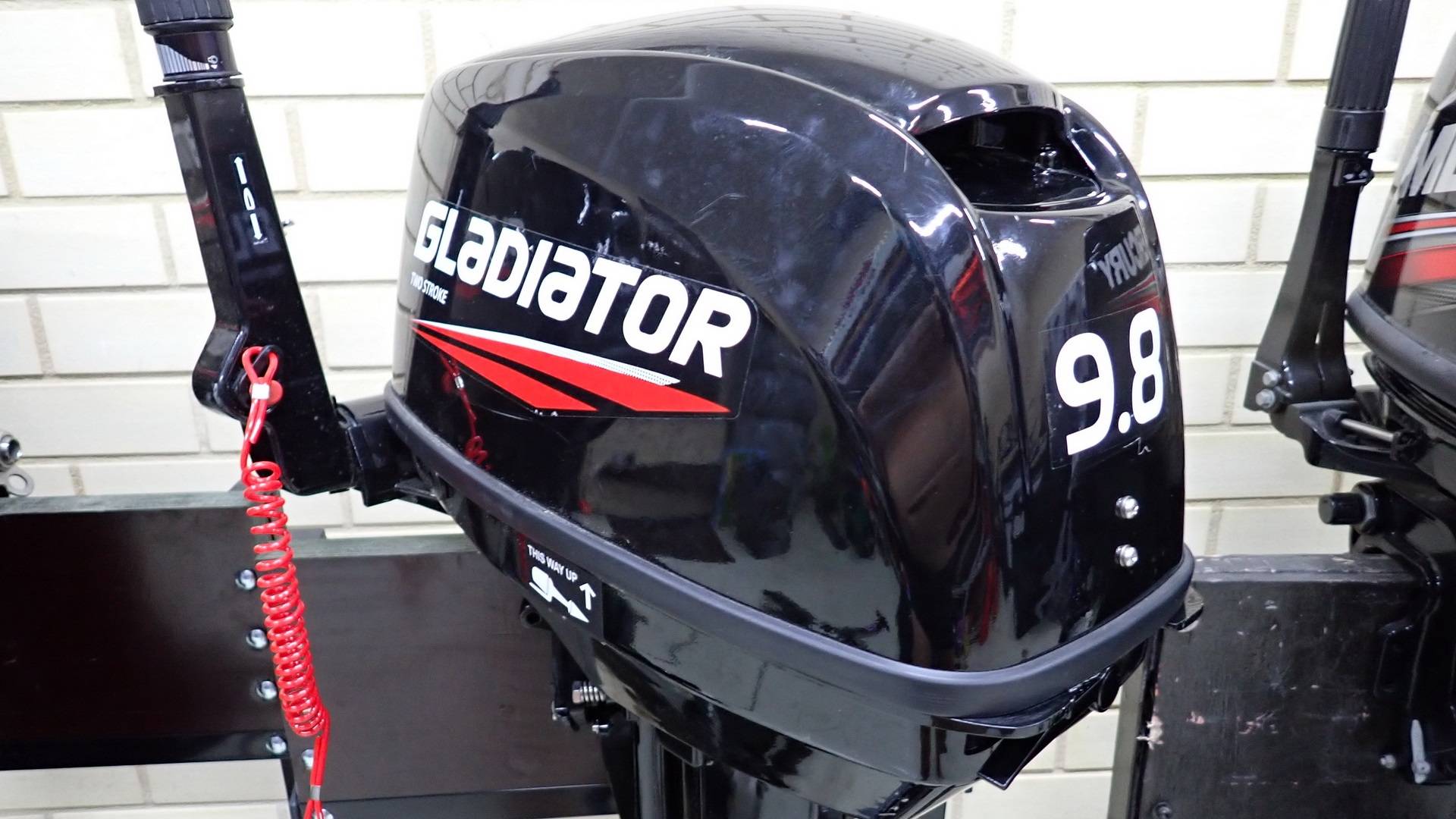 Gladiator 9.8 - тест драйв лодочного мотора смотреть онлайн