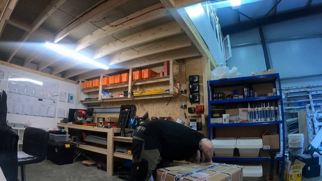 MORE TOOLS?! | WINDOW FITTERS VLOG смотреть онлайн