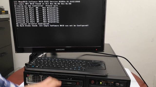 Servidor Supermicro con cuatro procesadores Opteron. смотреть онлайн