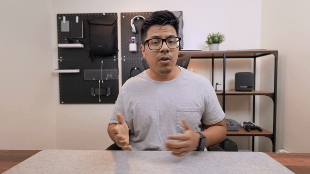 YouTube Creator Desk Setup: Functional Minimalism смотреть онлайн