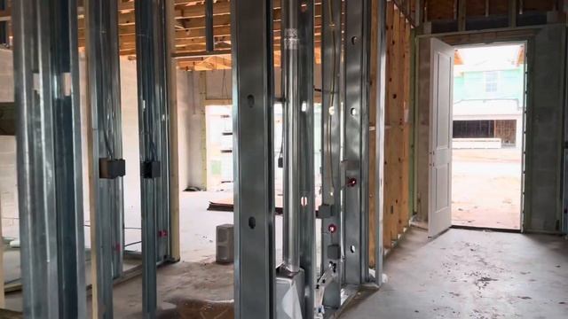 В комментарии написали что в США дома строят из говна и палок, а вот и дом из «картона» и «дерева». смотреть онлайн