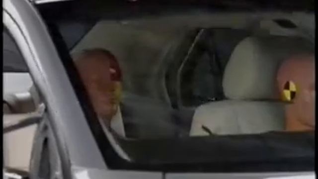 2006 Lincoln Zephyr side IIHS crash test смотреть онлайн