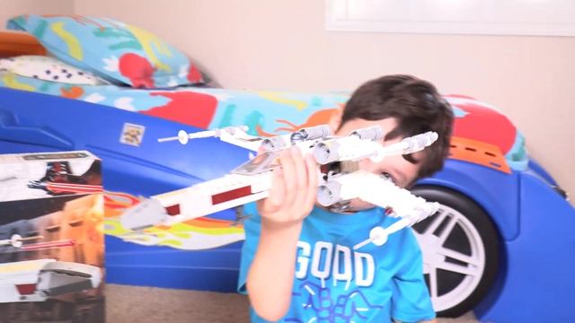 Building and playing with my Lego Star Wars Luke Skywalker X-Wing and Sith TIE Fighter смотреть онлайн