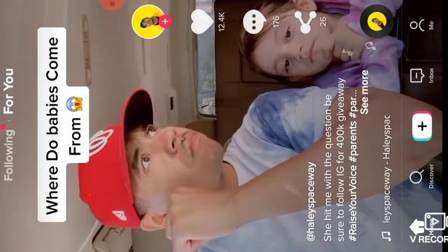 Using a auto clicker to go through walls in piggy смотреть онлайн