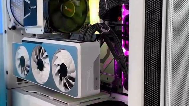Check out this awesome black and white setup with the Silent Base 802 and a Shadow||جمال التجميعات смотреть онлайн
