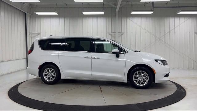 2022 Chrysler Voyager LX Passenger Van Paris Lexington Winchester Nicholasville Louisville смотреть онлайн