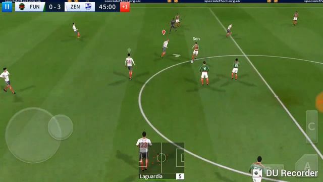 Играю в Dream League Score смотреть онлайн