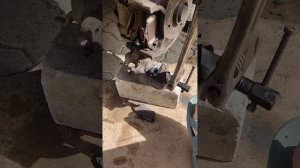 Замена задних колодок Пежо 3008