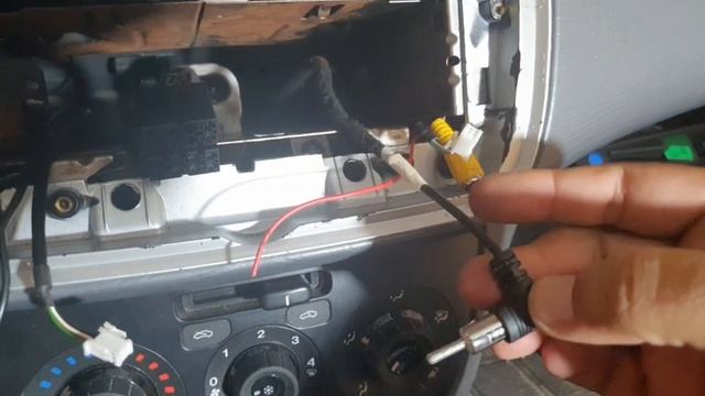 Central Multimídia Punto Original (Chinesa) - Instalação completa + Comandos de volante смотреть онлайн