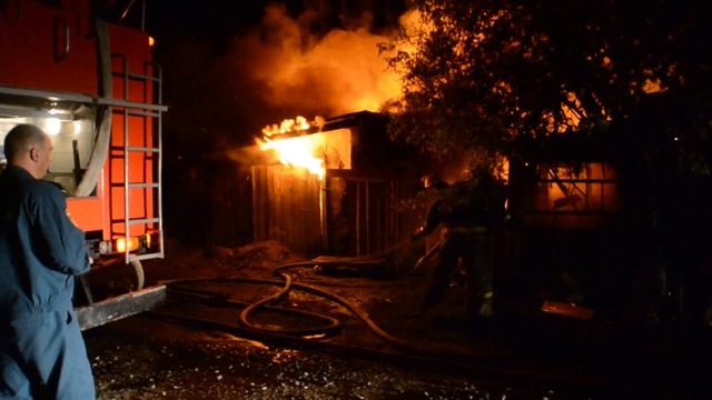 Дом на двух хозяев сгорел в Бердске смотреть онлайн