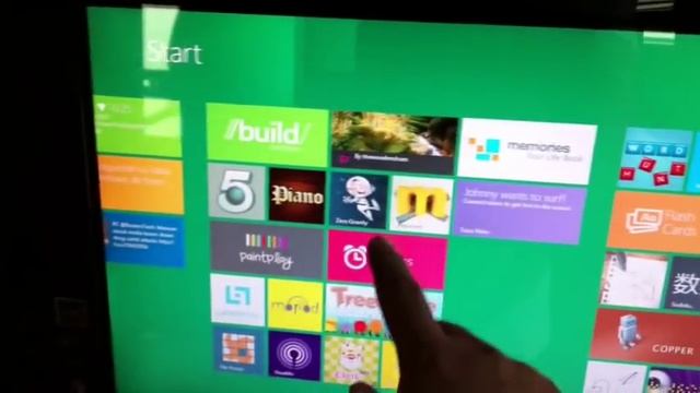 Jugando Con Windows 8 En Una HP Touchsmart смотреть онлайн
