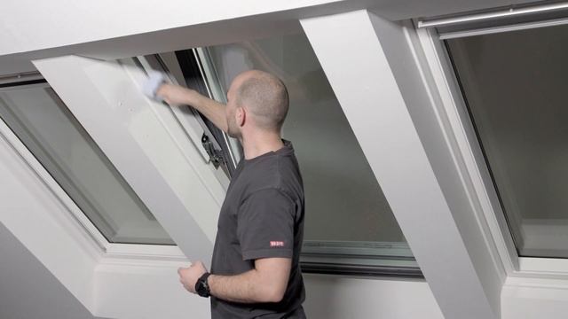 Security lock for VELUX pivot hung roof windows смотреть онлайн