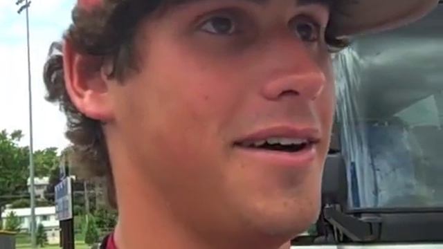Arkansas player shatters window at College World Series batting practice смотреть онлайн