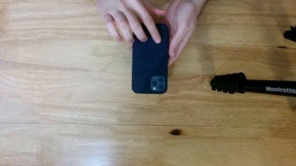 Native Union Clic Canvas - iPhone 12/Pro Case Handson