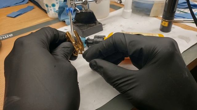 How to Suspend Objects Invisibly in Resin - KRVR Knives & Engineerable - Chef Knife Handles смотреть онлайн