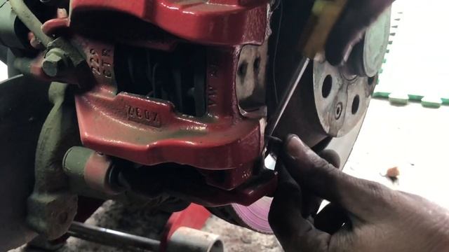Seat Leon Cupra R Racing Line Brake Pad Install смотреть онлайн