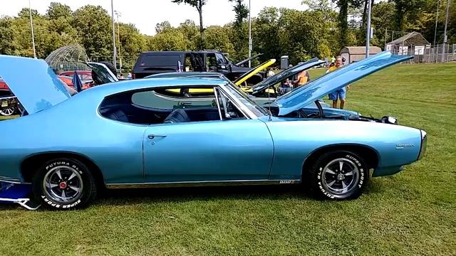 1968 METALLIC SKY BLUE PONTIAC TEMPEST CUSTOM STRAIT SIX ENGINE смотреть онлайн