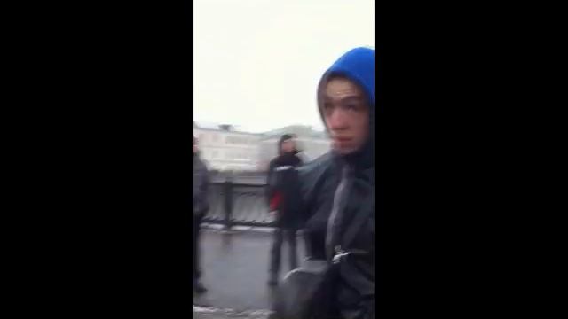 Парни не знают зачем и для чего пришли смотреть онлайн
