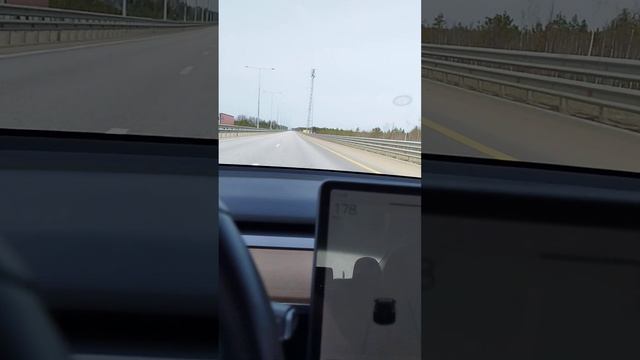 разгон теслы до 200 kmh смотреть онлайн