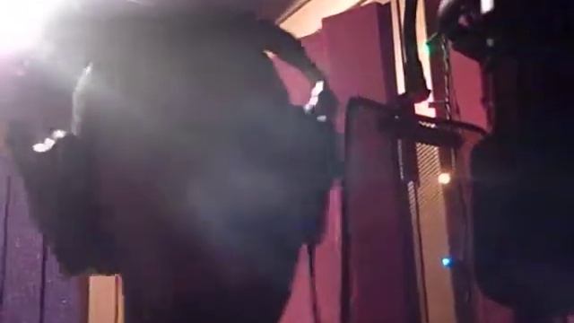 In The Studio - Staring Out The Window смотреть онлайн