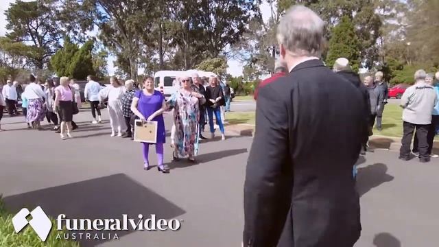 Bike and Hearse Procession captured by Funeral Video Australia. On location with Trevor Lee & Son смотреть онлайн