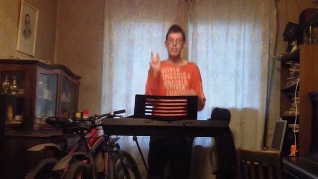 AkademeG занялся вокалом