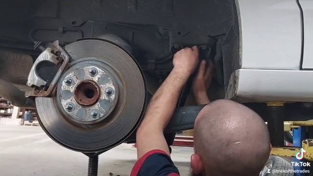 Rear SHOCKS Dodge Caravan. subscribe for more! comment! смотреть онлайн