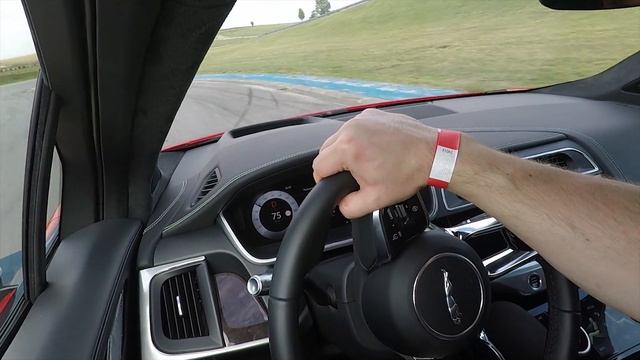Jaguar I-Pace on a track. Short experience with electric car (400 HP, AWD) :: [1001cars] смотреть онлайн