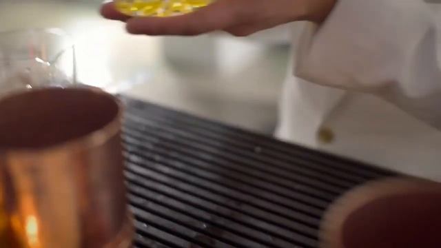 Chrysler Building смотреть онлайн