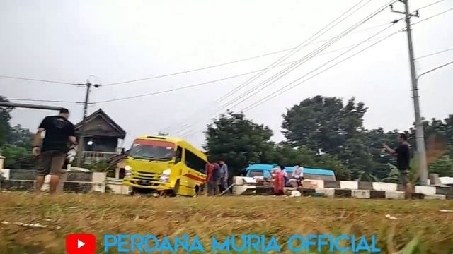 ISUZU NLR 55 BLX buka bersama anak yatim di Jepara bumi kartini смотреть онлайн