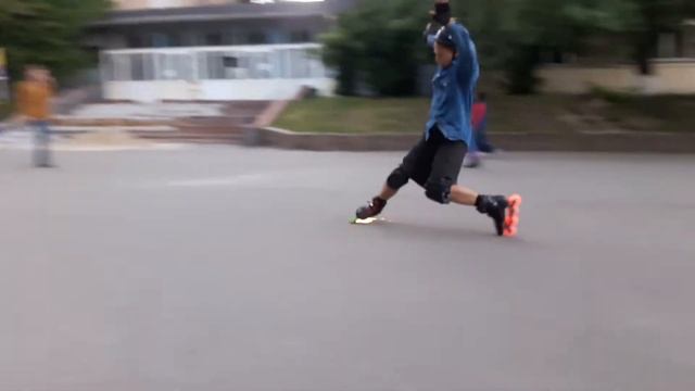 Слайды на искрящихся колесах для роликов #2 смотреть онлайн