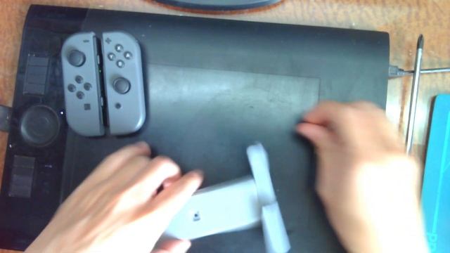 3D Printed Retractable Mobile phone Joycon Holder Assembly смотреть онлайн